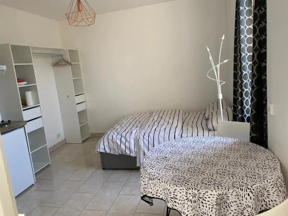 Magistic Studio Paris Montreuil Монтрёй Экстерьер фото